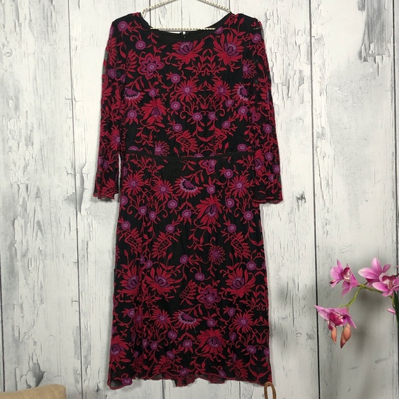 Adrianna Papell Dresses & Skirts - Adrianna Papell Floral Embroidered Dress Sz 14 EUC